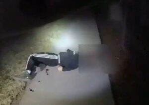 【閲覧注意】自閉症の子供(13)、興奮した警察官に射殺される・・・(動画)