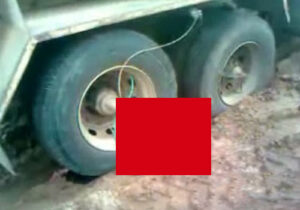 【超閲覧注意】10tトラックの下敷きで ”ほぼ肉塊” になってしまった女性・・・