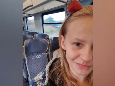 【動画】10代爆乳女子、電車で暇を持て余して露出プレイを楽しんでしまうｗｗｗｗｗｗｗｗｗｗ