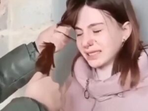 【閲覧注意】クラスで人気の美少女JCさん、クラスメイトからエグいいじめを受ける…（動画あり）