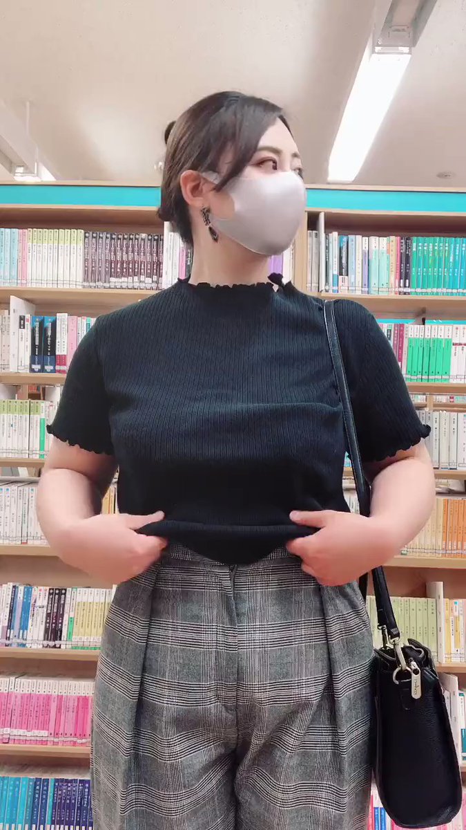 【閲覧注意】マスク美女さん図書館でエッッッッッなものを丸出しにするwww
