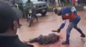 【閲覧注意】ナイジェリアで盗みを働くとこうなります【動画】